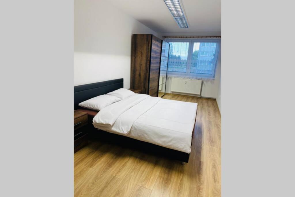 Apartman Solax, Ucnovska 8, Kosice Saca Экстерьер фото